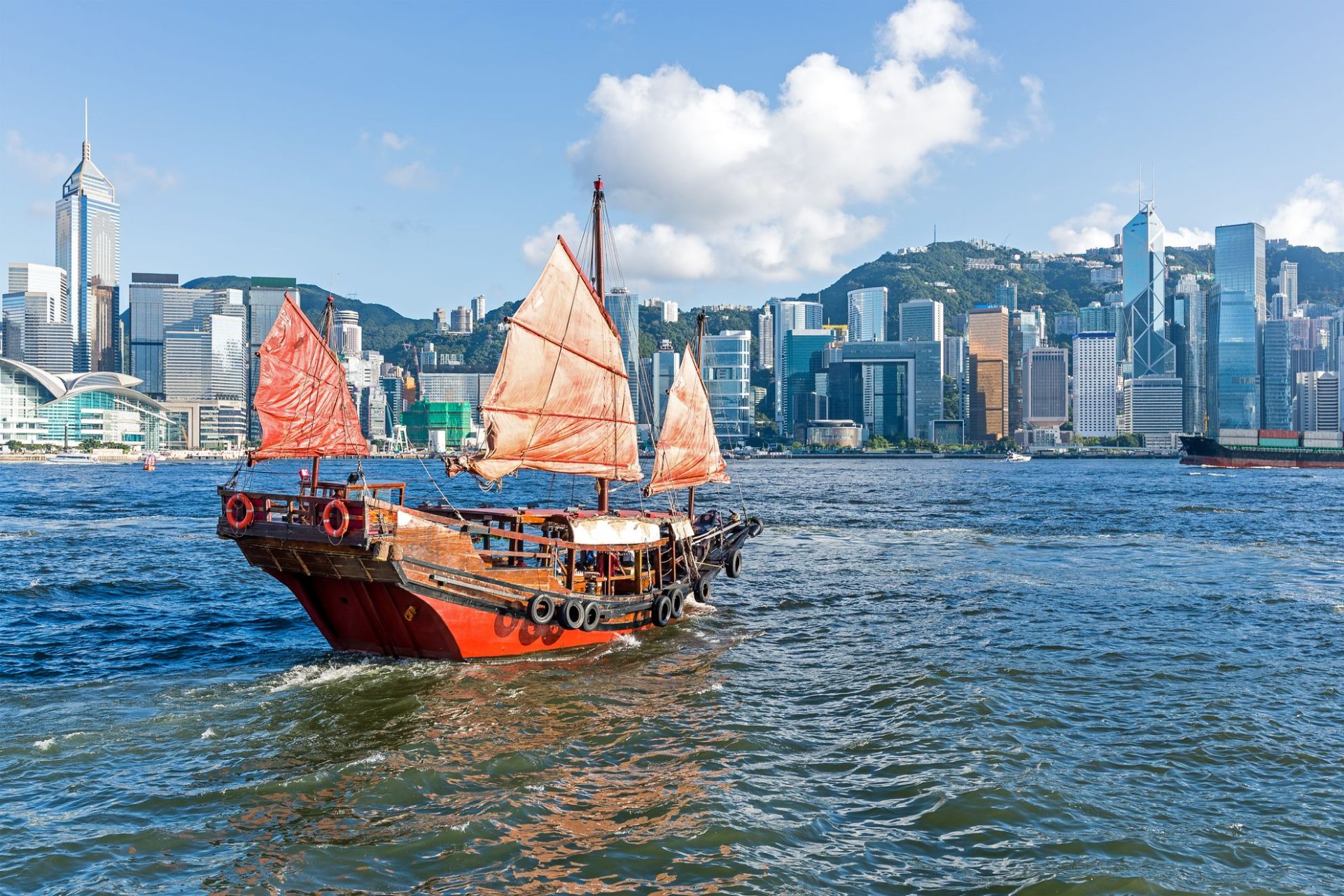Formarea companiei din Hong Kong