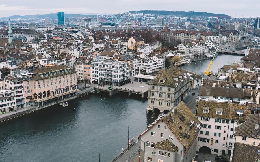 スイス・チューリッヒで開業