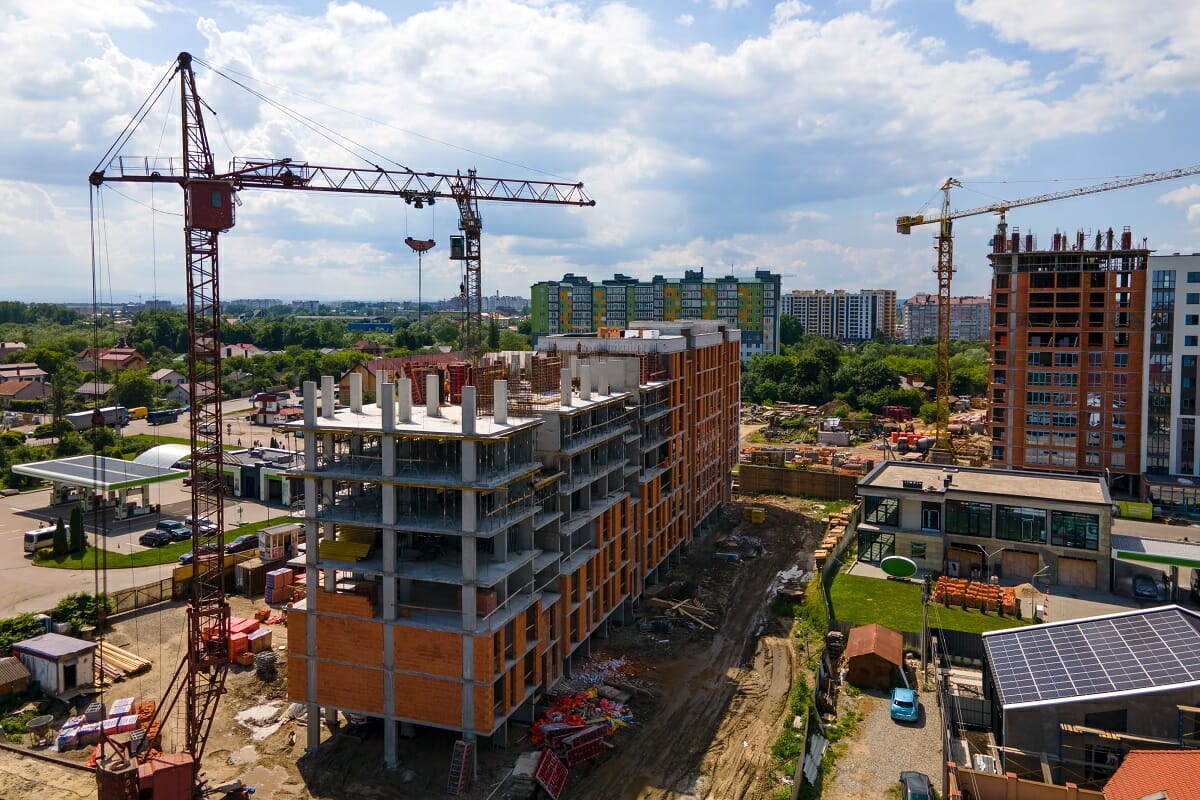 Use Luxembourg-Fonds d’Investissement Spécialisé or Specialised Investment Fund-SIF