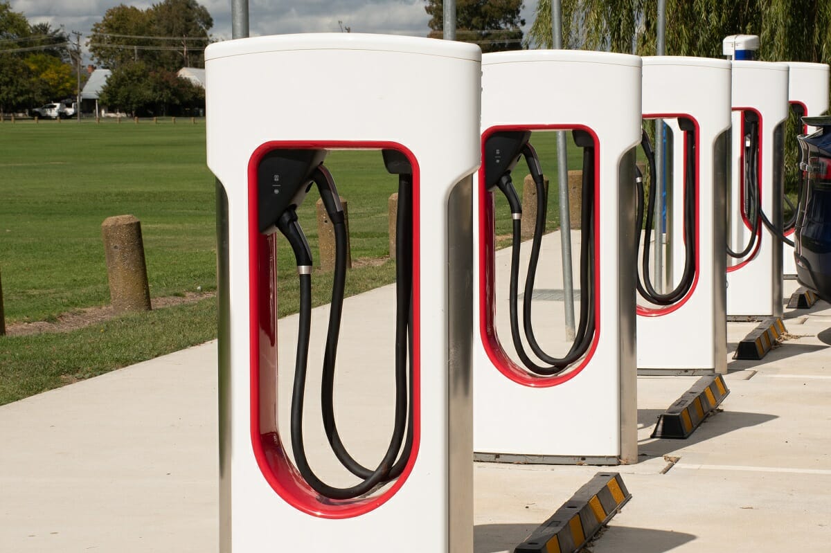 Tesla Opens Up Its Charging Network to All EVs (Electronic Vehicles) in the USA