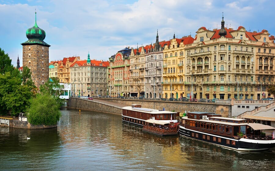 entrepreneurs setup Czech SRO company